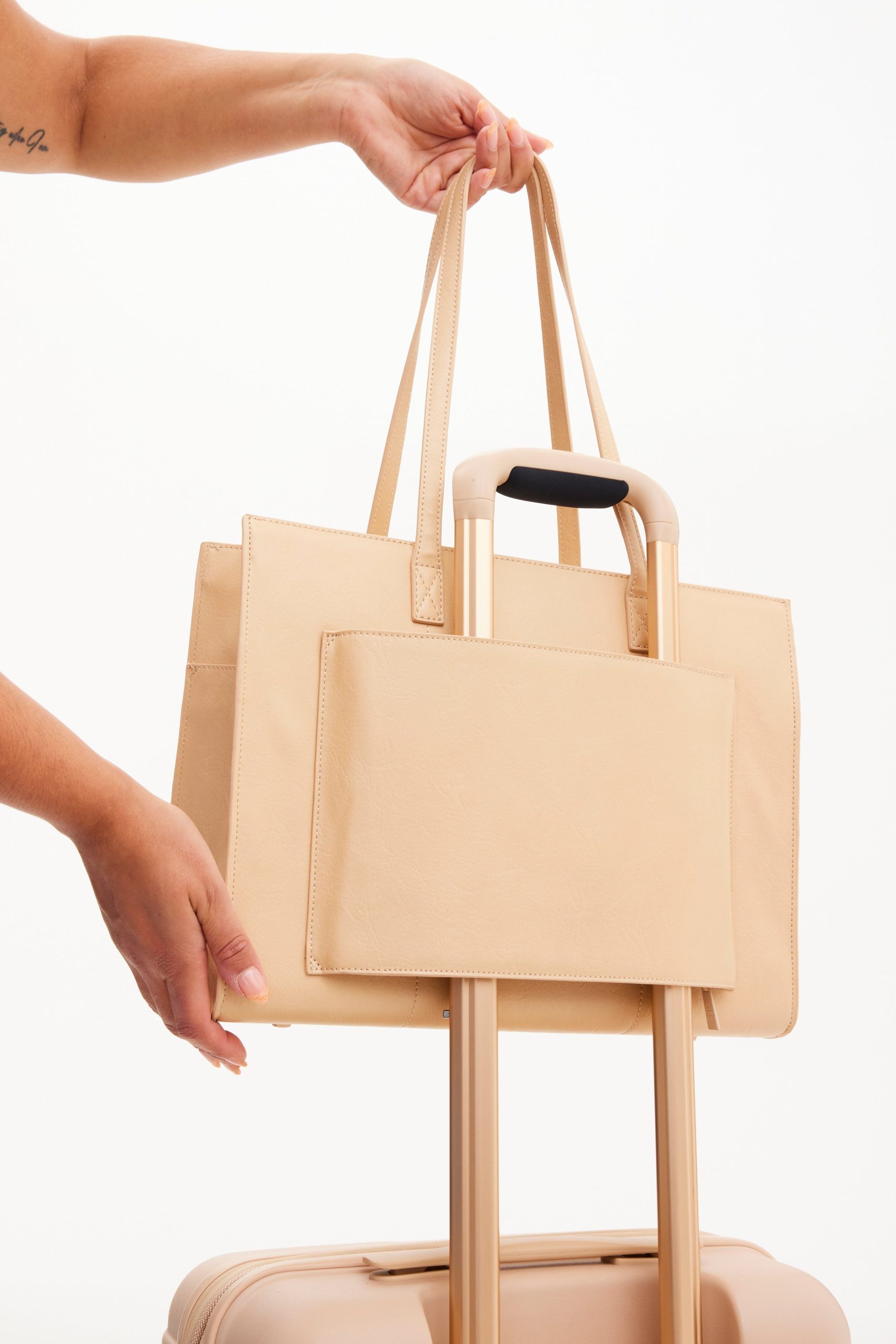 The Work Tote in Beige - Image 10