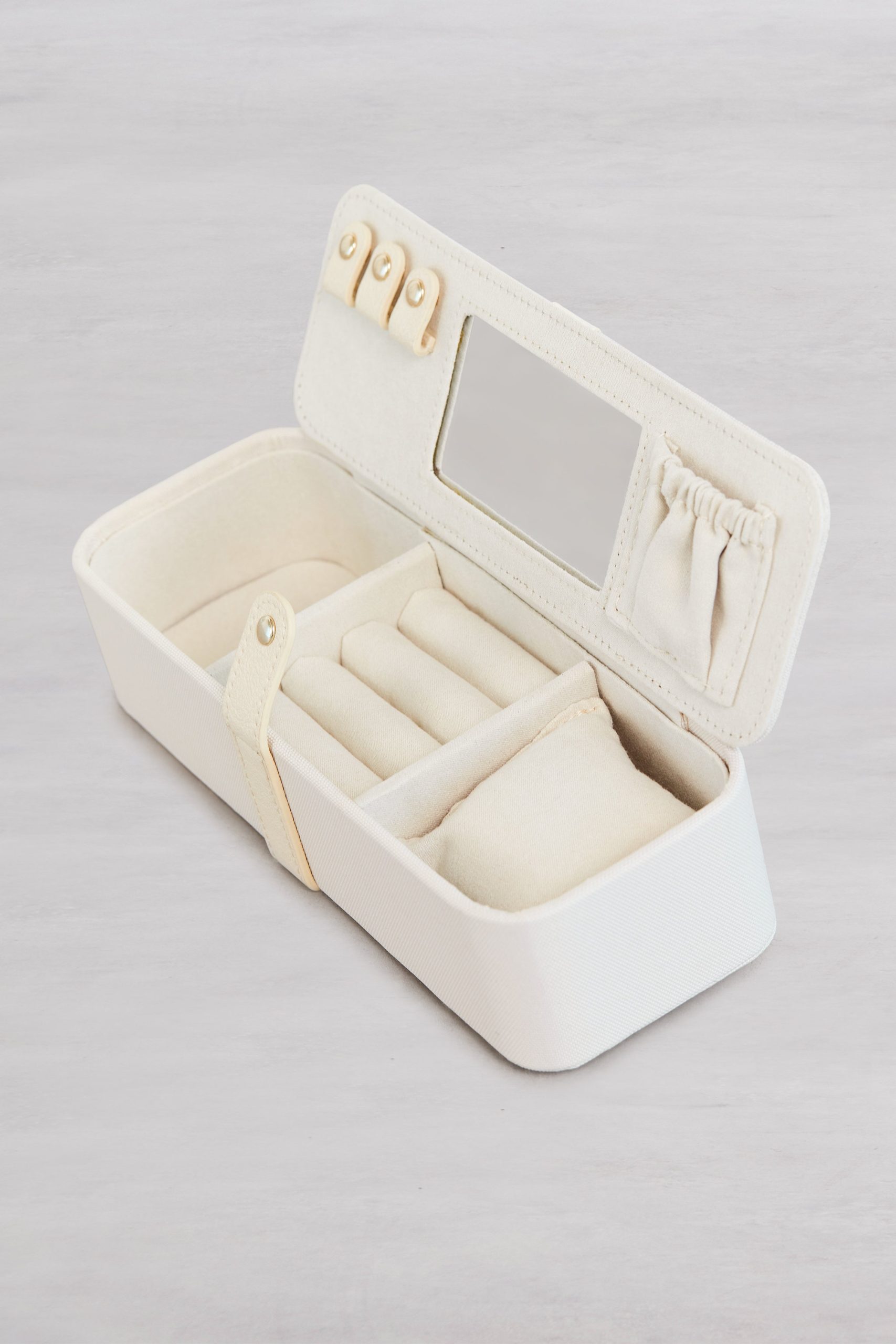 The Jewelry Case in Beige - Image 2