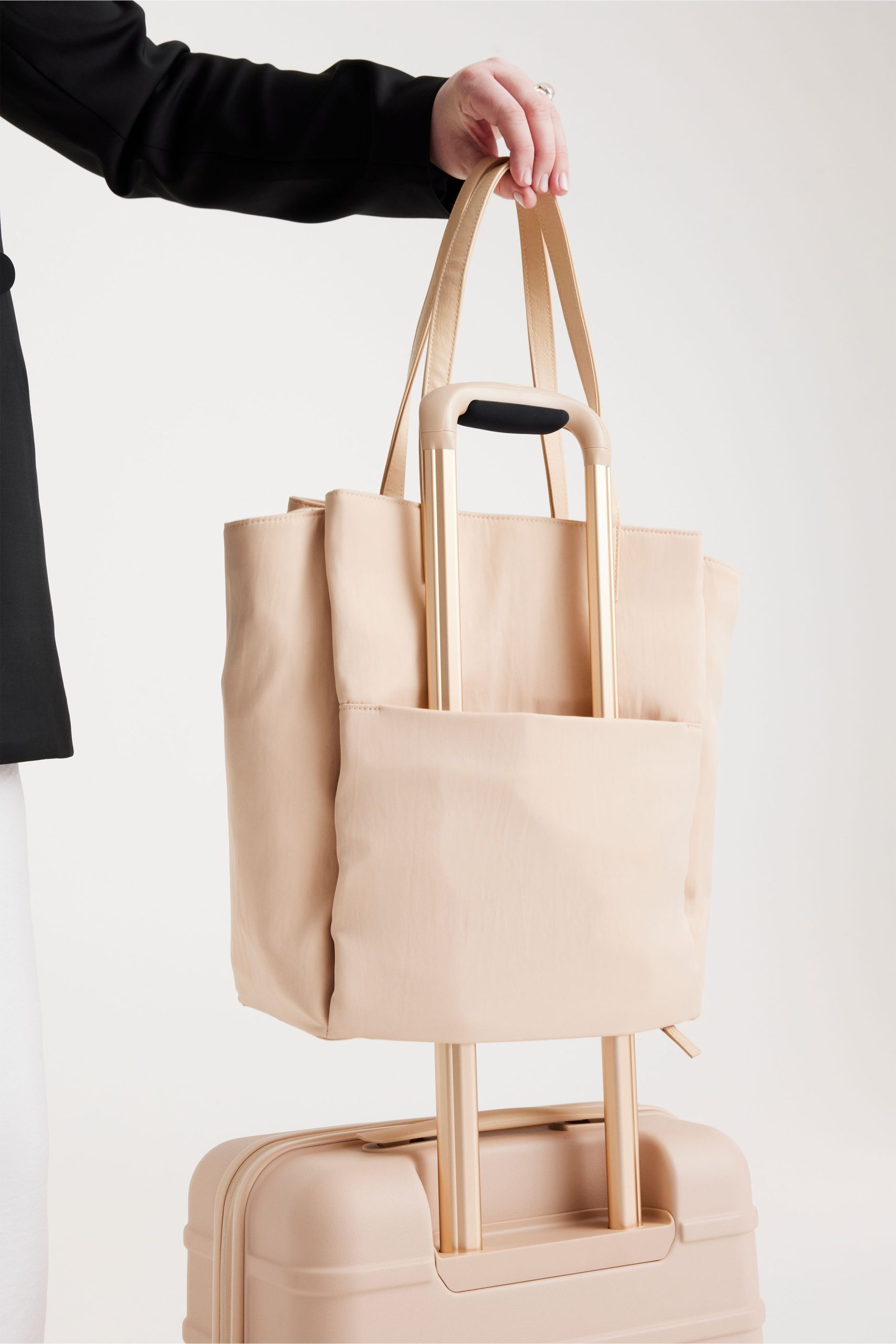 The Commuter Tote in Beige - Image 12